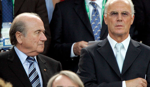Joseph Blatter und Franz Beckenbauer (r.): nicht immer einer Meinung