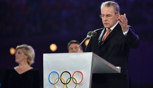 IOC-Präsident Jacques Rogge gab kein Votum ab - acht Komitee-Mitglieder stimmten gegen Ringen