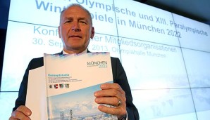 Michael Vesper präsentiert das Konzept für die Winterspiele 2022