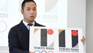 Kenjiro Sano präsentiert sein von ihm entworfenes Logo für die olympischen Spiele 2020