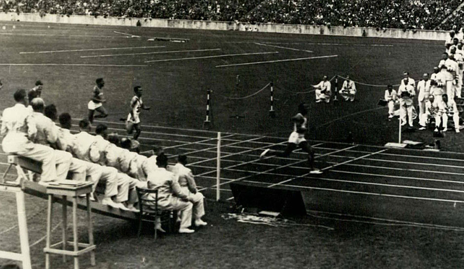 Am 3. August 1936 begannen die Owens-Festspiele in Berlin. Die Olympischen Spiele sollten in Nazi-Deutschland eigentlich die Überlegenheit der arischen Rasse feiern. Stattdessen wurde der schwarze US-Amerikaner Jesse Owens zum Star. Ein Rückblick.