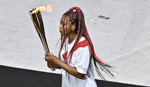Naomi Osaka entzündete das Olympische Feuer.