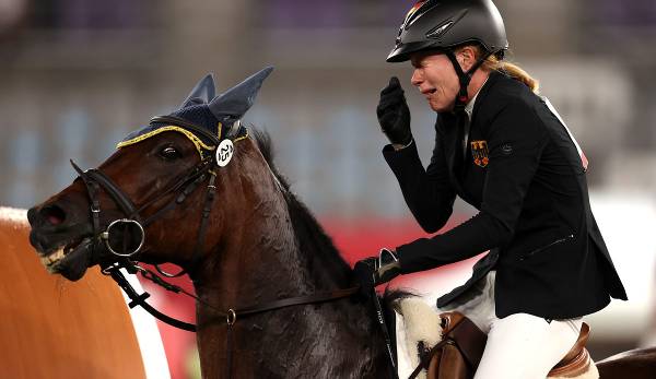 Fünfkämpferin Annika Schleu schluchzt hemmungslos: Sie musste das Springreiten auf Pferd Saint Boy abbrechen.