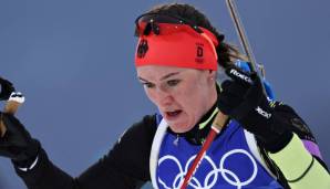 Denise Herrmann führt die Staffel der deutschen Damen im Biathlon an.