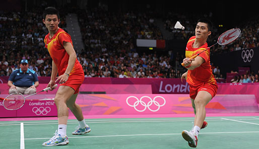 Cai Yun (l.) und Fu Haifeng gewannen das Endspiel im Eiltempo