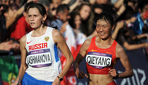 Qieyang Shenjie (r.) mit Goldmedaillengewinnerin Elena Lashmanova