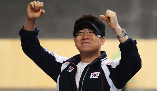Zufriedenes Lächeln: Jongoh Jin nach seinem Triumph mit der Luftpistole