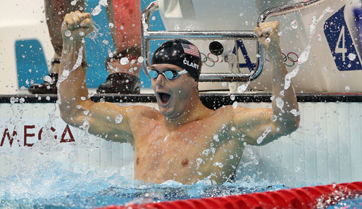Tyler Clary bejubelt seine Goldmedaille über 200 Meter Rücken