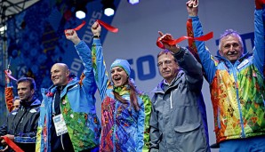 Feierlich wurde das Olympische Dorf mit dem symbolischen Durchtrennen des roten Bandes gefeiert