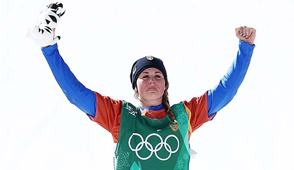 Michaela Moioli feierte ihren Sieg im Snowboardcross ausgiebig.
