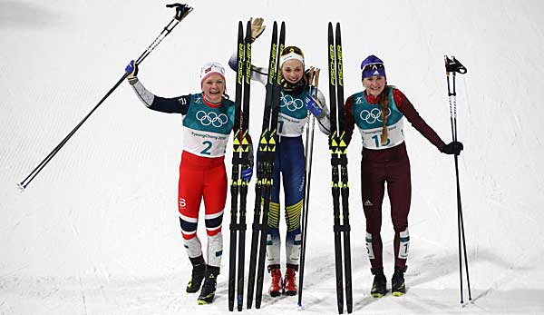 Stina Nilsson holt die Goldmedaille im Skilanglauf.