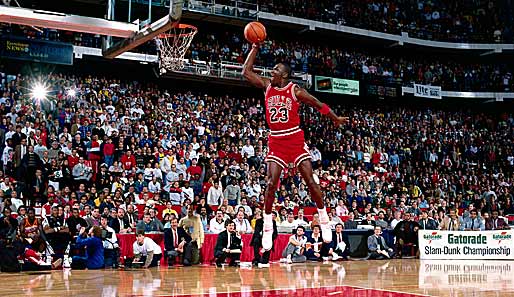 Michael "His Airness" Jordan prägte die glorreiche Bulls-Ära der 90er mit sechs NBA-Titeln