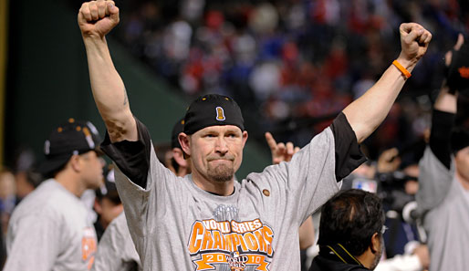 San Franciscos First Baseman Aubrey Huff feiert den Sieg der World Series