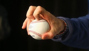 Der Knuckleball ist ein äußerst komplizierter Pitch im Baseball
