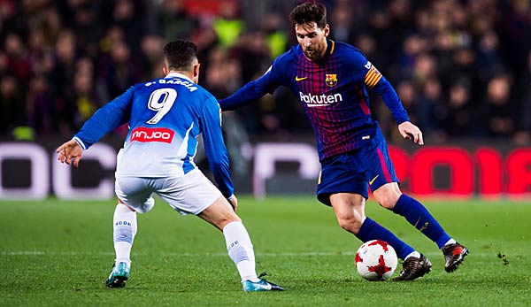 Lionel Messi (r.) trifft mit Barca auf Espanyol