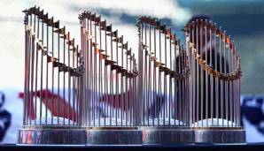 Wer kann, der kann ... wie es auch die Nachbarn von den Patriots mit ihren Lombardi Trophys bei Siegesfeiern machen, holten die Red Sox ihre vier in diesem Jahrhundert gewonnenen Commissioner's Trophy aus der Vitrine.