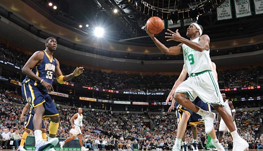 Rajon Rondo (r.) führte die Celtics zum Sieg über die Pacers
