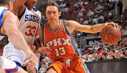 Steve Nash bekam vor der Saison einen neuen Vertrag bei den Phoenix Suns