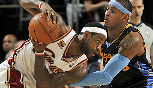 LeBron James (l.) erzielte gegen die Nuggets 43 Punkte - Carmelo Anthony kam auf 40 Zähler