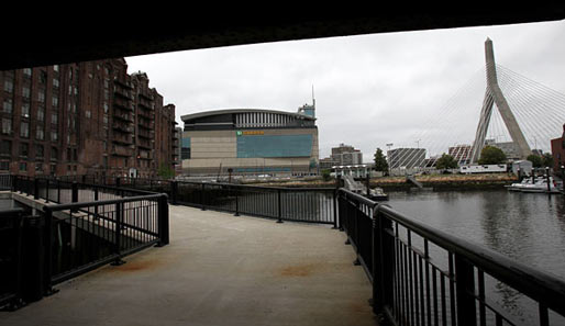 Tote Hose vor dem TD Garden in Boston: So könnte es 2011/2012 vor allen NBA-Arenen aussehen