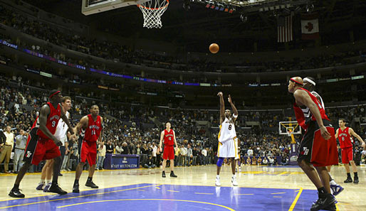 Da ist das Ding! Kobe Bryant macht am 22. Januar 2006 per Freiwurf seinen 81. Punkt gegen Toronto