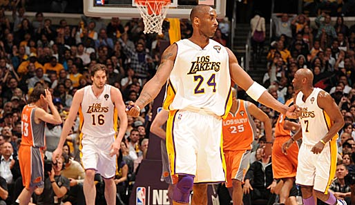 Für seine Saisonbestleistung ließ Lakers-Superstar Kobe Bryant sich kräftig abfeiern