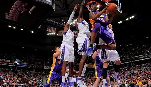 Kobe Bryant und die Lakers sicherten sich mit einem Sieg in Sacramento Rang zwei im Westen