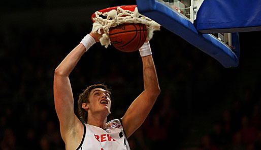 Tibor Pleiss erfüllt seinen Vertrag bei den Brose Baskets Bamberg und wechselt nicht in die NBA