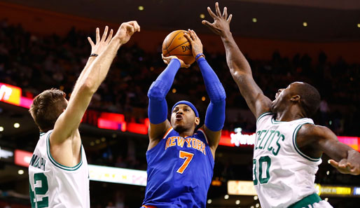 Carmelo Anthony (m.) war Top-Scorer der New York Knicks beim achten Sieg in Folge