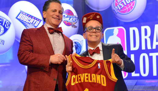 Dan Gilbert und sein Sohn Nick feiern den Lottery-Sieg der Cleveland Cavaliers