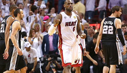 LeBron James führte seine Miami Heat mit einem Triple-Double zum Sieg im 6. Spiel