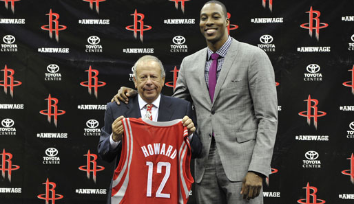 Dwight Howard (r.) läuft ab der kommenden Saison für die Houston Rockets auf
