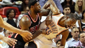 LeBron James (l.) und Kevin Durant gelten als Topfavoriten im Kampf um die MVP-Trophäe
