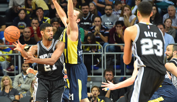Tim Duncan (l.) gewann mit den San Antonio Spurs seinen zweiten Auftritt bei den Global Games 2014