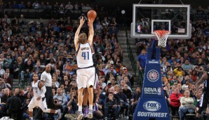 Dirk Nowitzki erzielte mit einem langen Jumper seinen 26. 947. Punkt in der NBA