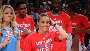 Becky Hammon (M.) gewann mit den Spurs die Summer League in Las Vegas
