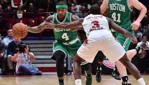 Isaiah Thomas (l.) war mit 18 Punkten gegen Milano wieder einmal Topscorer der Celtics