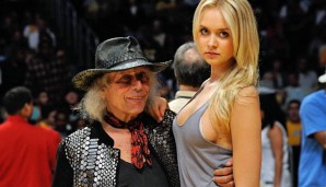 James Goldstein mit dem dänischen Model Amalie Wichmann am Rande eines Lakers-Spiels