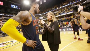 Nicht nur NBA-TV-Moderatorin Kristen Ledlow schaut zu LeBron James auf