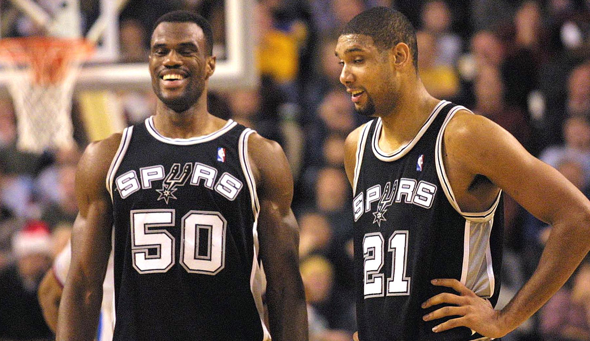 David Robinson wird am 6. August 57 Jahre alt - Happy Birthday! Wir ranken zu diesem Anlass die besten Big-Man-Duos der Geschichte. Spoiler: Für Platz eins reicht es für die legendären Twin Towers der Spurs um Robinson und Tim Duncan nicht.