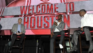 Platz 1: Chris Paul wird auf eigenen Wunsch von den L.A. Clippers für ein großes Paket (u.a. Patrick Beverley, Lou Williams und ein Erstrundenpick 2018) zu den Houston Rockets getradet