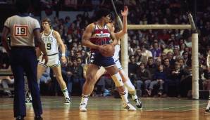 WES UNSELD (1968-1981) – Teams: Bullets/Capitals – Erfolge: 1x NBA Champion, Finals-MVP, MVP, 5x All-Star, 1x First Team, Rookie of the Year.