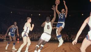 Platz 5: Elgin Baylor (Los Angeles Lakers) - 13. Dezember 1961: 52 Punkte, 25 Rebounds und 10 Assists gegen die St. Louis Hawks. Zwei Triple-Doubles mit mindestens 50 Punkten in der Karriere.