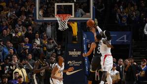 23. Dezember: Stephen Curry (Golden State Warriors) gegen die Los Angeles Clippers zum 129:127 0,5 Sekunden vor Schluss per Korbleger.