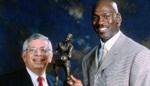 Nach seinem Baseball-Ausflug holte der GOAT sogar noch im gehobenen Alter zwei weitere MVP-Titel. 1996 und 1998 wurde wieder Jordan gewählt, unterbrochen nur 1997 durch die umstrittene Wahl für Karl Malone.
