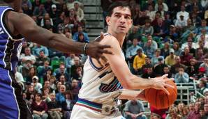 Platz 3: John Stockton (Utah Jazz), Alter: 40 Jahre, 346 Tage - 20 Punkte gegen die Sacramento Kings am 7. März 2003 - 18 weitere 20-Punkte-Spiele mit 39+ Jahren.