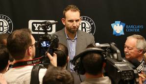 Sean Marks, der General Manager der Brooklyn Nets, wird von der NBA für Fehlverhalten gegenüber den Referees bestraft.