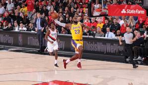 THIRD TEAM - LeBron James (Forward, Los Angeles Lakers): 27,4 Punkte, 8,5 Rebounds, 8,3 Assists, 51 Prozent FG in 35,2 Minuten pro Partie (111 Stimmen).