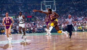 Platz 11: Magic Johnson (1979-1991, 1996) - 9x All-NBA First Team - Team: Lakers.