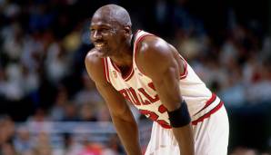 Kleiner Spoiler: Michael Jordan schaffte es in keiner seiner letzten vier Saisons unter die Top 25. In 1996/97 versenkte der GOAT immerhin noch knapp 49 Prozent seiner langen Zweier.